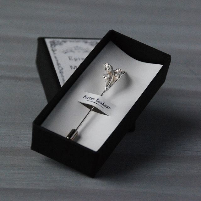 Anano すずらんのピンブローチ