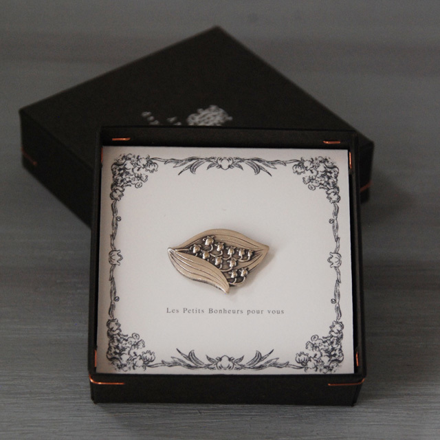 Anano すずらんのブローチ