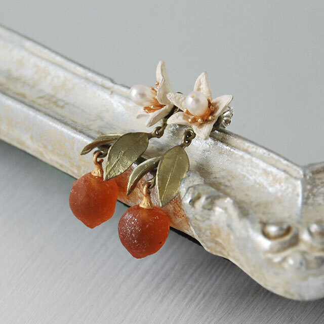 オレンジ フラワー&ドロップピアス / Michael Michaud