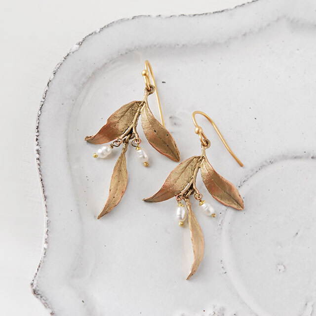 タペストリー ワイヤーピアス / Michael Michaud