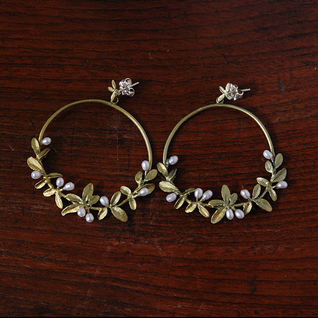 フラワータイム フープポストピアス / Michael Michaud