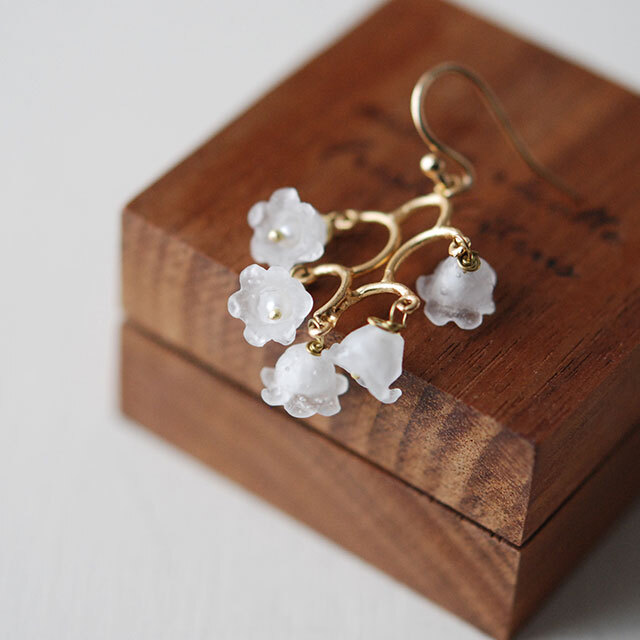 スズラン シャンデリア ワイヤーピアス / Michael Michaud