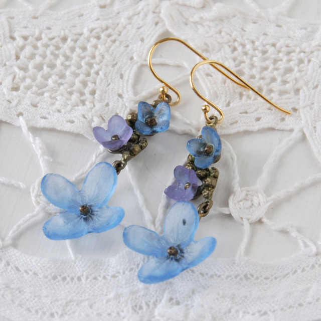 アジサイ テラーブルー ワイヤードロップピアス / Michael Michaud