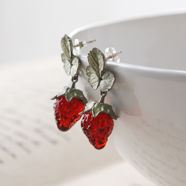 ストロベリー ポストピアス / Michael Michaud