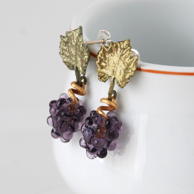 ワイルドグレープヴァイン ポストピアス / Michael Michaud