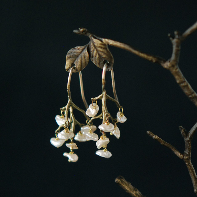 スズラン　ワイヤーピアス / Michael Michaud