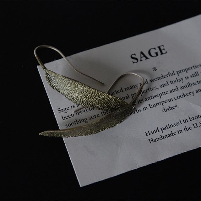 セージ ピアス   / Michael Michaud