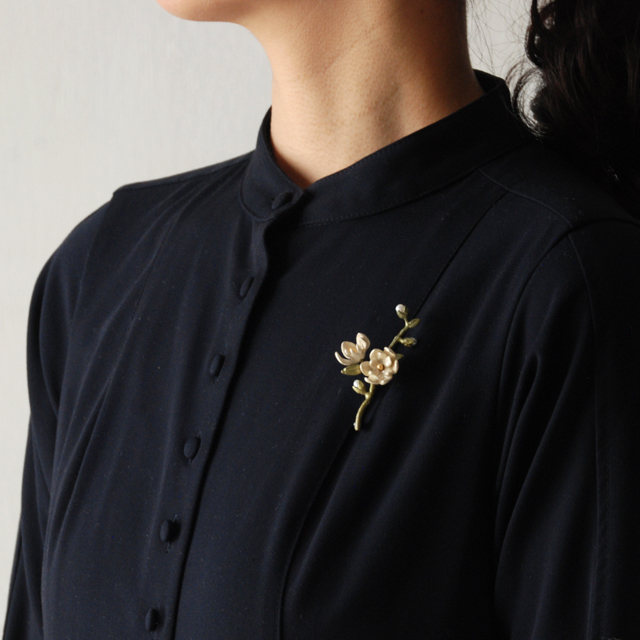 マグノリア フラワーブローチ / Michael Michaud