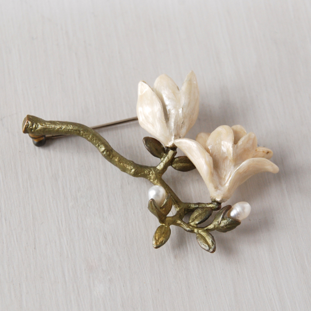 マグノリア ブローチ / Michael Michaud