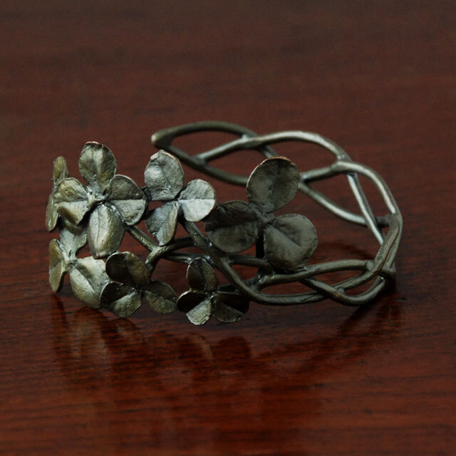 クローバー バングル / Michael Michaud