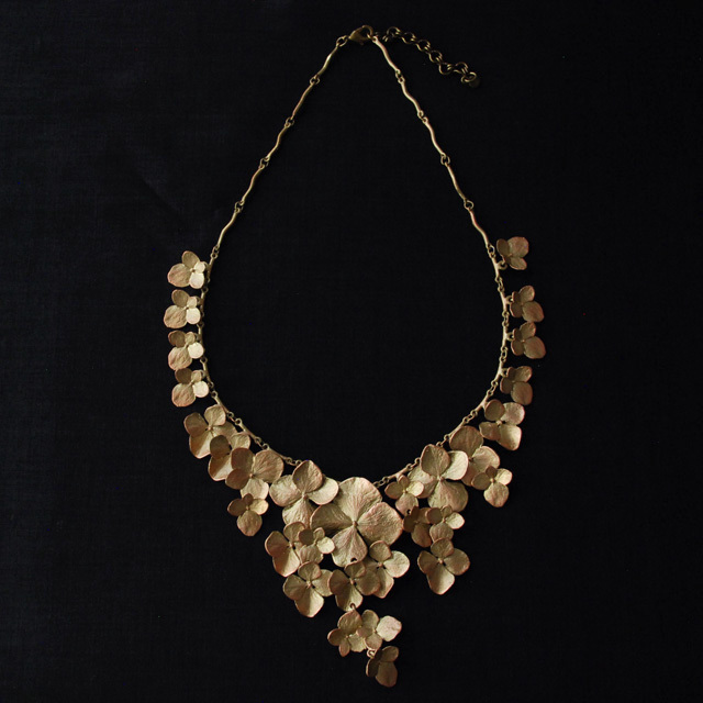 アジサイ　フルぺタール　ネックレス / Michael Michaud