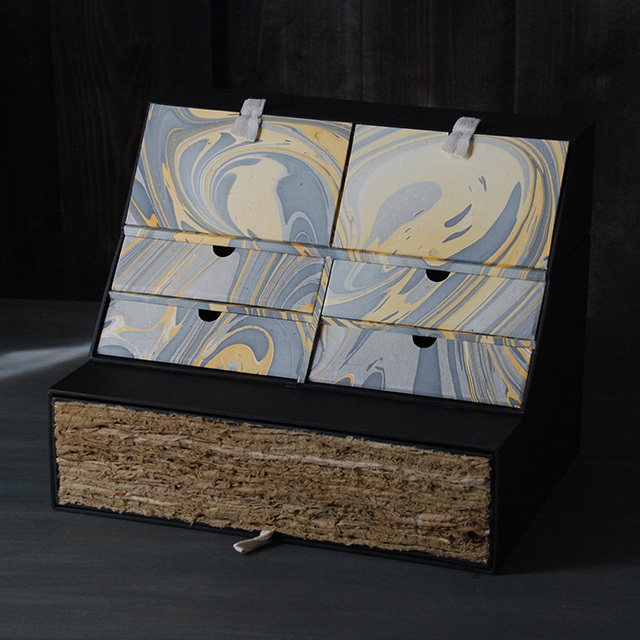 折り畳み式ライティングケース マーブルペーパー / MERCI LOUIS