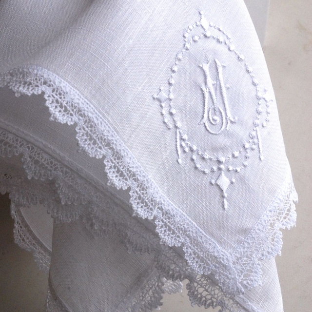 モノグラムリネンハンカチ (5050201)