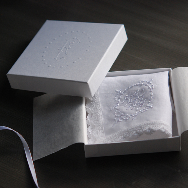 シャンデリア　リネンハンカチ　ギフトボックス入り