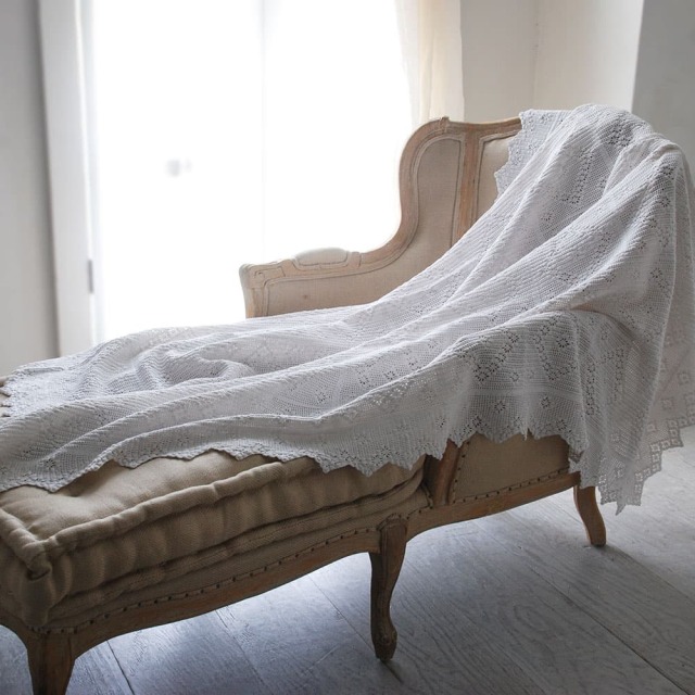 ベッドスロー / La Cousine Des Lilas