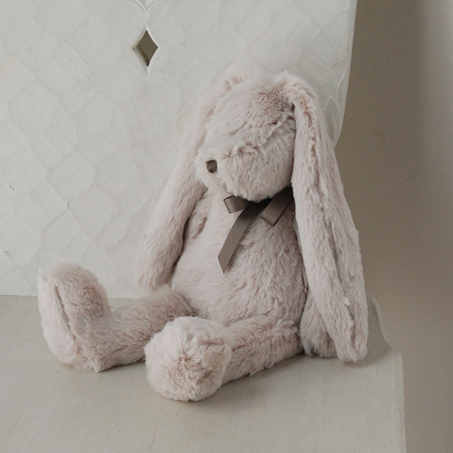 ウサギぬいぐるみ ニーラ18 グレージュ / Dimpel (DI-NEELA_18_MB)